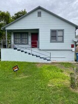 732 W Market St in Sinton, TX - Building Photo