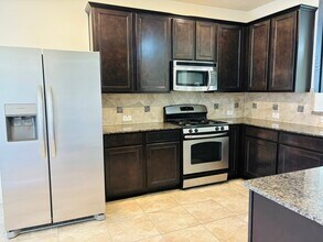 8525 Sunset Loch Dr in Spring, TX - Building Photo - Building Photo