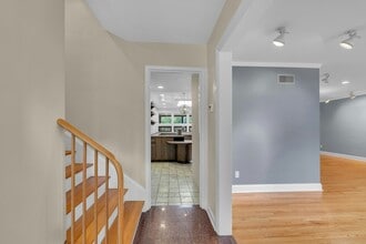 370 Holland Ln in Englewood, NJ - Building Photo - Building Photo