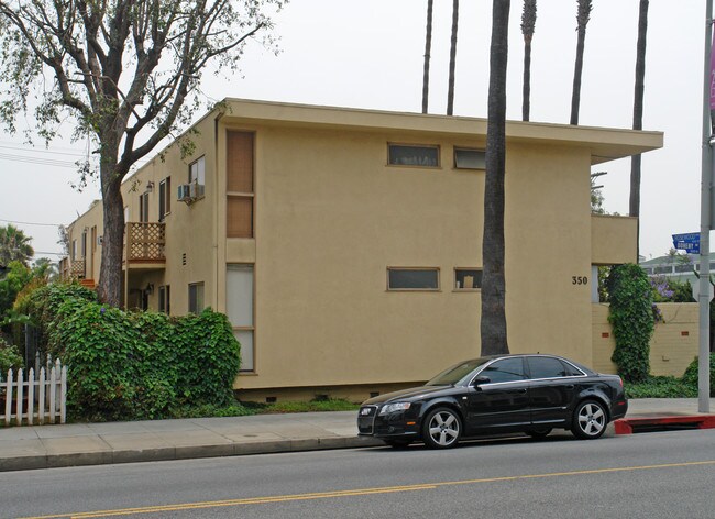 350 N Doheny Dr in Los Angeles, CA - Building Photo - Building Photo