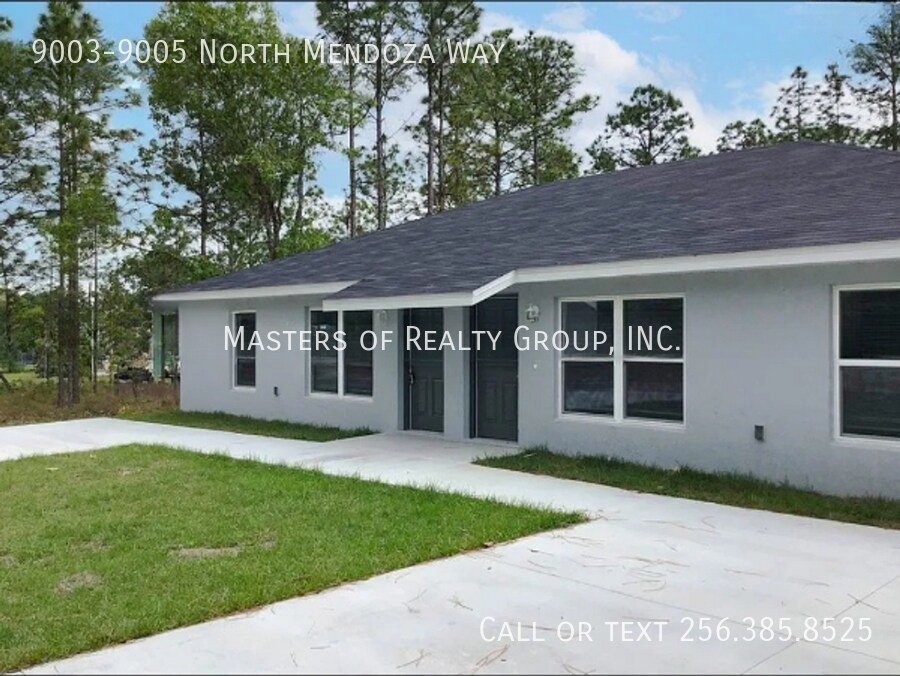9005 N Mendoza Way in Citrus Springs, FL - Foto de edificio