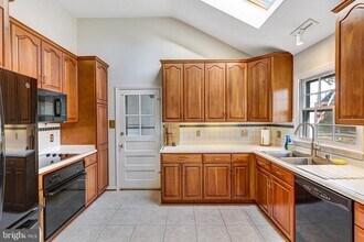 9232 Forest Haven Dr in Alexandria, VA - Building Photo - Building Photo