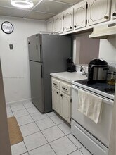 14501 N Kendall Dr in Miami, FL - Building Photo - Building Photo
