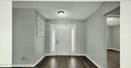 3317 Cancun Dr E in Jacksonville, FL - Building Photo - Building Photo