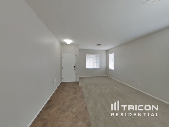 8809 W Gardenia Ave in Glendale, AZ - Building Photo - Building Photo