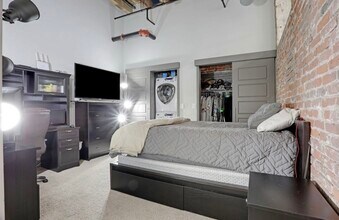570 S Front St, Unit 110 at 570 Lofts in Columbus, OH - Foto de edificio - Building Photo