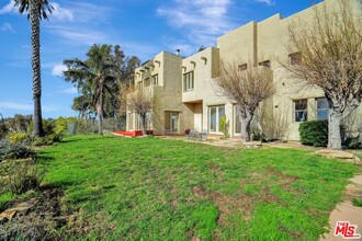 28811 Pacific Coast Hwy in Malibu, CA - Building Photo - Building Photo