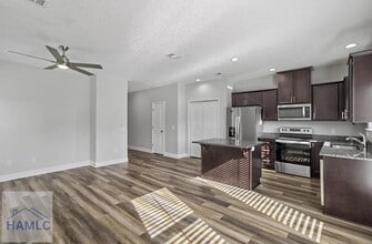 1034 Grayson Ave in Hinesville, GA - Foto de edificio - Building Photo