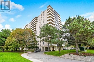 21 Welsford Gardens in Toronto, ON - Building Photo - Building Photo