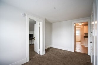 15 Vernon St in Holyoke, MA - Building Photo - Building Photo