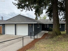13118 SE Cora St in Portland, OR - Building Photo