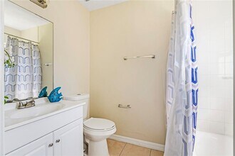 816 Grove Ave in Holly Hill, FL - Building Photo - Building Photo