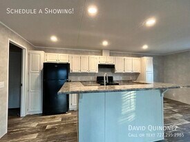 4614 E Old Trail Rd in Columbia City, IN - Building Photo