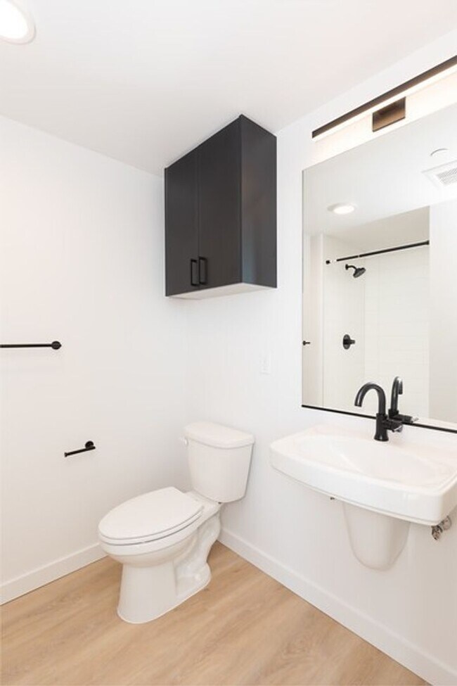 Track 66 Apartments in Seattle, WA - Building Photo - Interior Photo