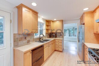 380 Mt Defiance Cir SW in Issaquah, WA - Building Photo - Building Photo