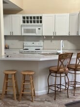 964 Great Hill Dr in Warwick, RI - Building Photo - Building Photo