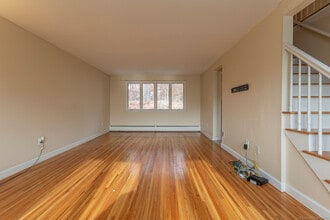 288 Candlewyck Dr in Newington, CT - Building Photo - Building Photo