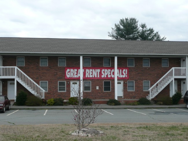 Red Sage Apartments in King, NC - Building Photo - Building Photo