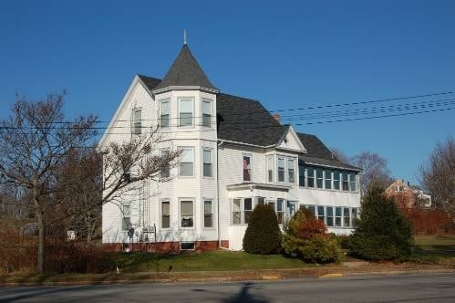11 New Gorham Rd in Westbrook, ME - Building Photo