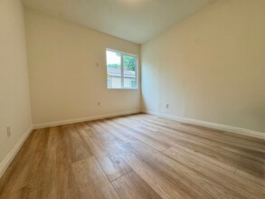 2245 Meadowvale Ave in Los Angeles, CA - Building Photo - Building Photo