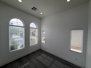 6736 Donside Ct in Las Vegas, NV - Building Photo - Building Photo