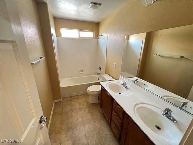 property at 1024 Chestnut Chase St