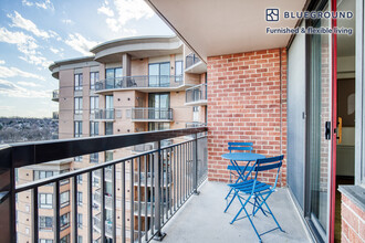 801 15th St S in Arlington, VA - Building Photo - Building Photo