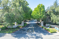 Astoria in Sacramento, CA - Foto de edificio - Building Photo