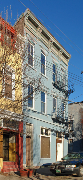 2143 Colerain Ave in Cincinnati, OH - Building Photo