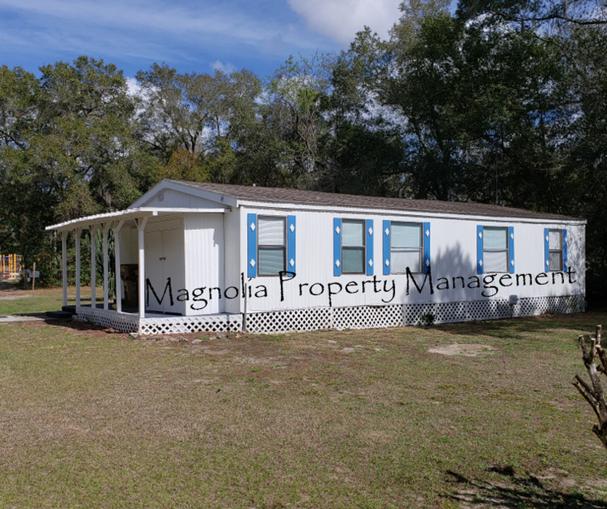 23708 Doane Ave in Sorrento, FL - Building Photo