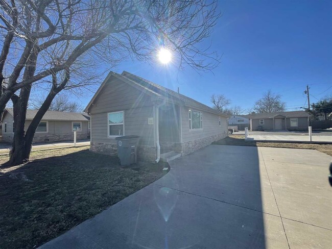 property at 1604 NW Lindy Ave