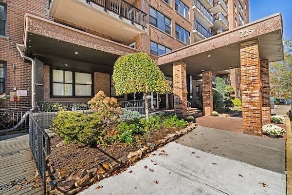 225 St Pauls Ave, Unit 2S in Jersey City, NJ - Foto de edificio