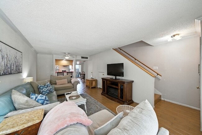 3919 Fairmont Pkwy, Unit 115 in Pasadena, TX - Building Photo - Building Photo