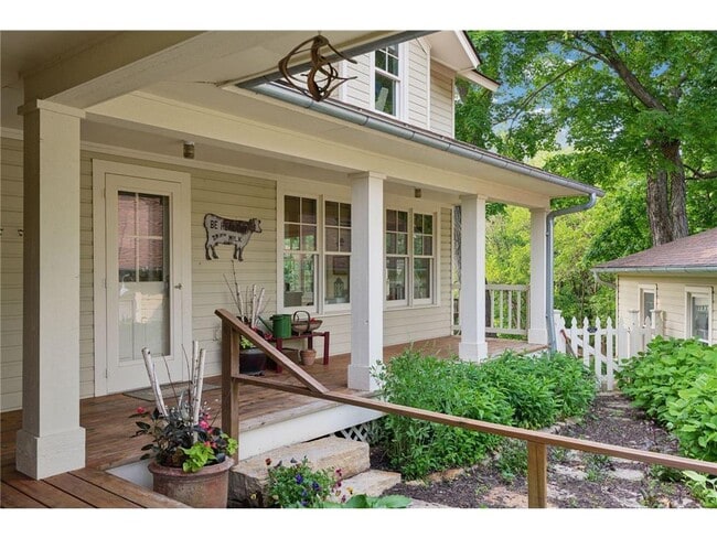 property at 20390 Linwood Rd