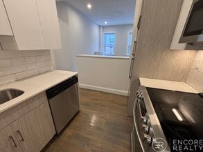 19 Queensberry St in Boston, MA - Building Photo - Building Photo