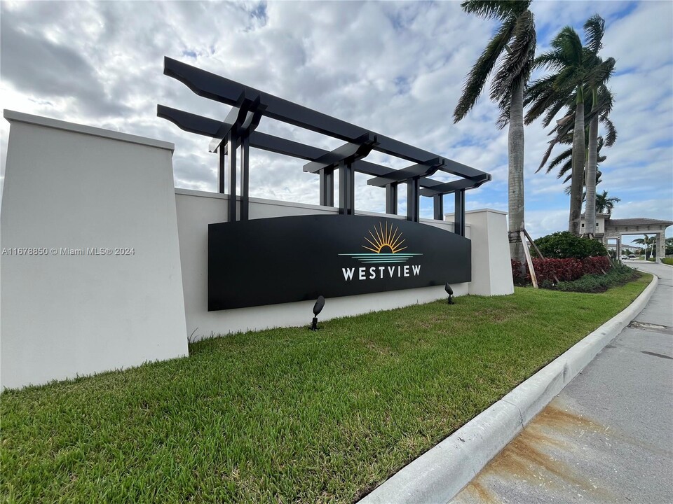 12265 NW 24th Pl in Miami Shores, FL - Foto de edificio