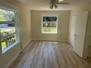 201 Laurel Rd E in Nokomis, FL - Building Photo - Building Photo