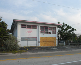 Johnson Street Apartments in Hollywood, FL - Building Photo - Building Photo