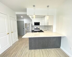 7065 Queens Blvd, Unit 9G in Woodside, NY - Building Photo - Building Photo