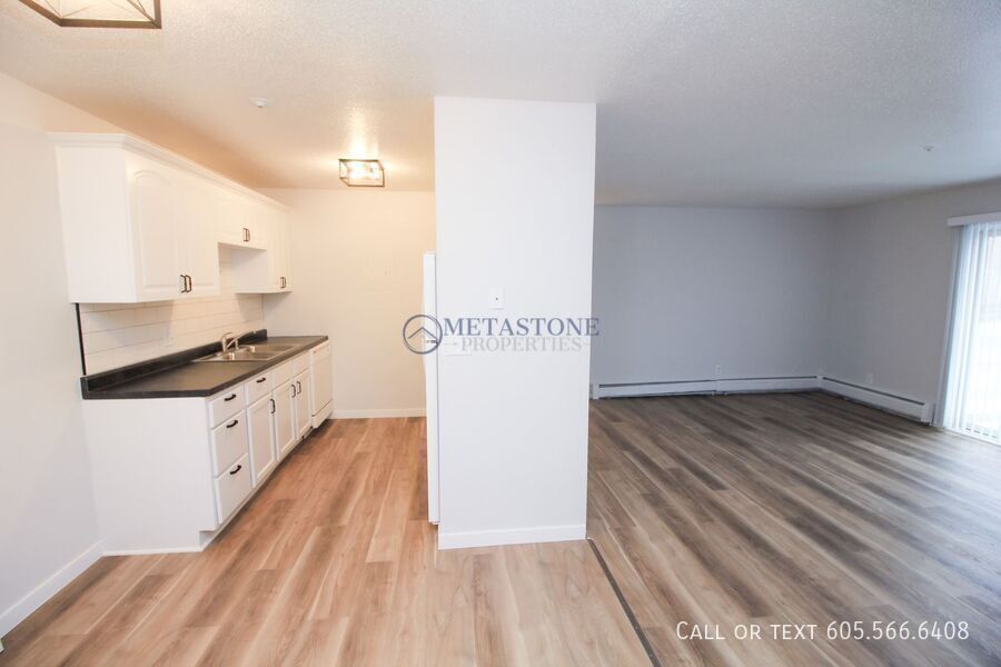 2009 E Nye St in Sioux Falls, SD - Building Photo