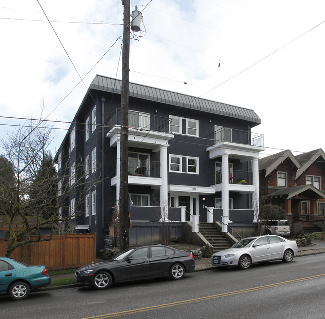 The Bruce Apartments in Portland, OR - Building Photo - Building Photo