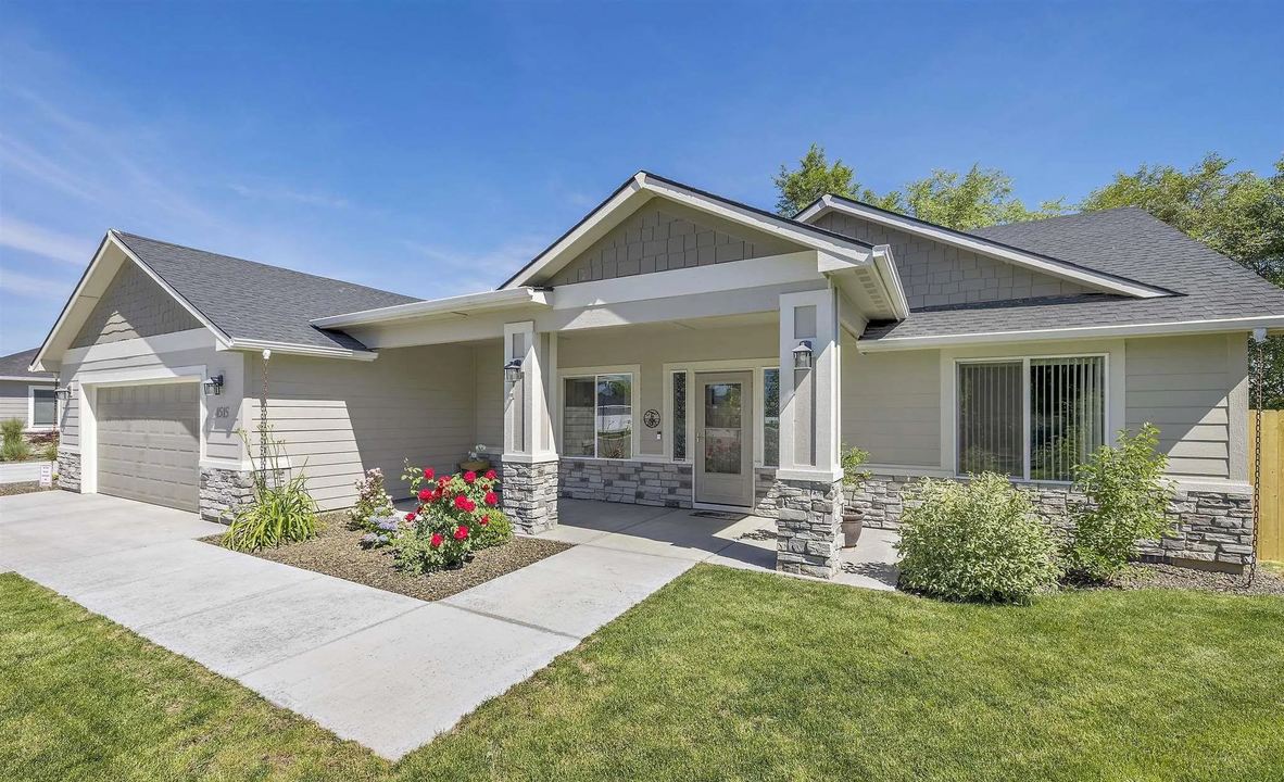 4515 Autumn Leaf Ave in Caldwell, ID - Building Photo