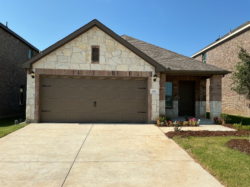 631 Joseph Rd in Pilot Point, TX - Building Photo