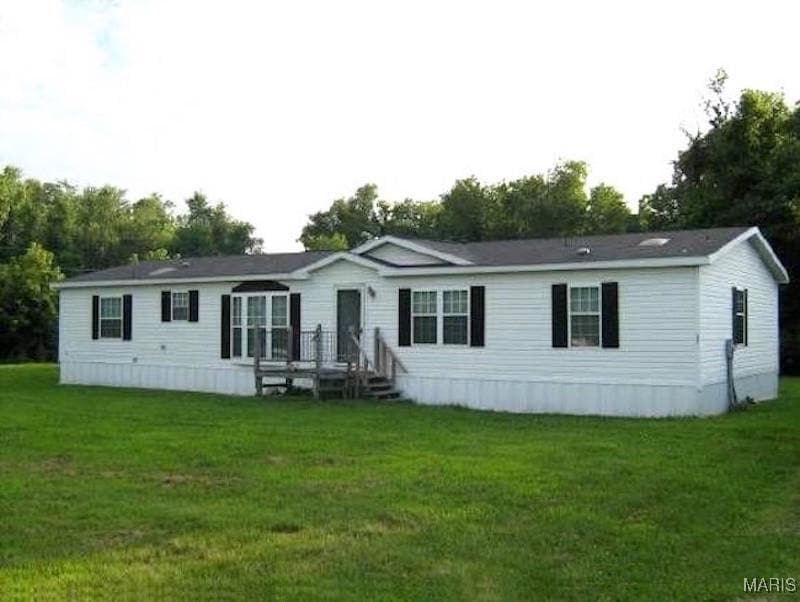 23 Enterprise Rd in Fairview Heights, IL - Building Photo