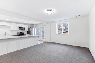 780 Stewart Ave in St. Paul, MN - Building Photo - Building Photo