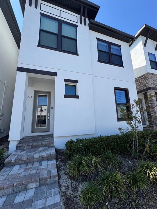 228 Villa Domani Ct in Davenport, FL - Building Photo