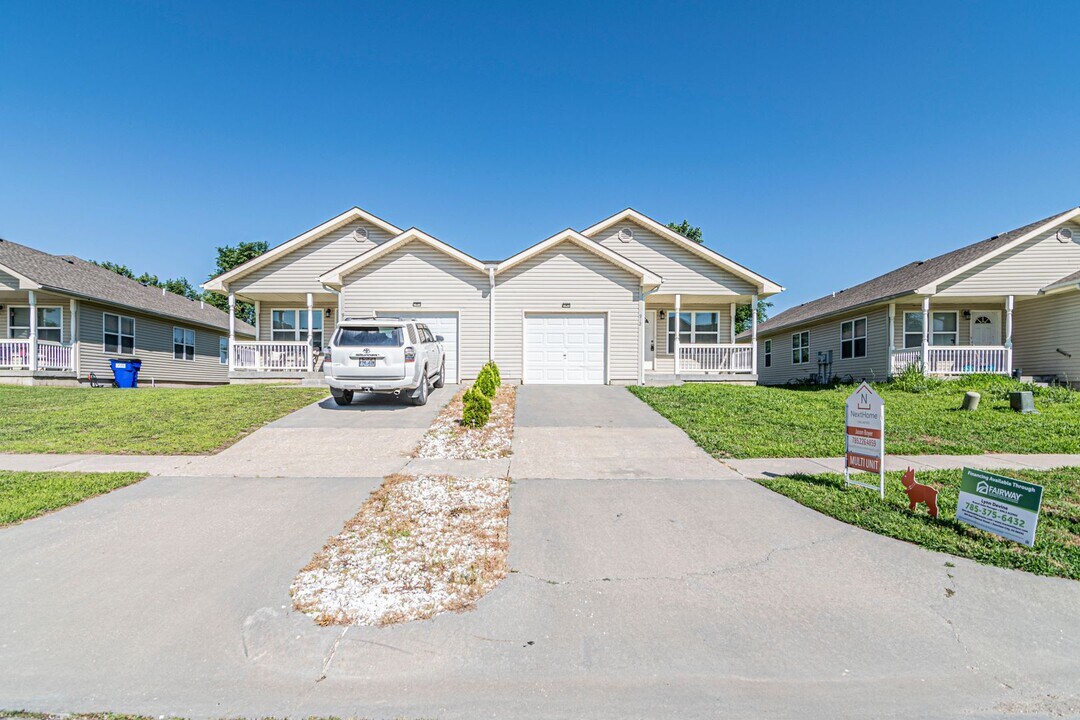 912 Whitetail Ct in Junction City, KS - Building Photo