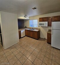 5118 Garden Ln, Unit B in Las Vegas, NV - Building Photo - Building Photo