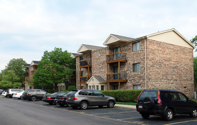 RoseWood Condominiums in Arlington Heights, IL - Building Photo - Building Photo