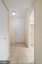 3101 N Hampton Dr in Alexandria, VA - Building Photo - Building Photo